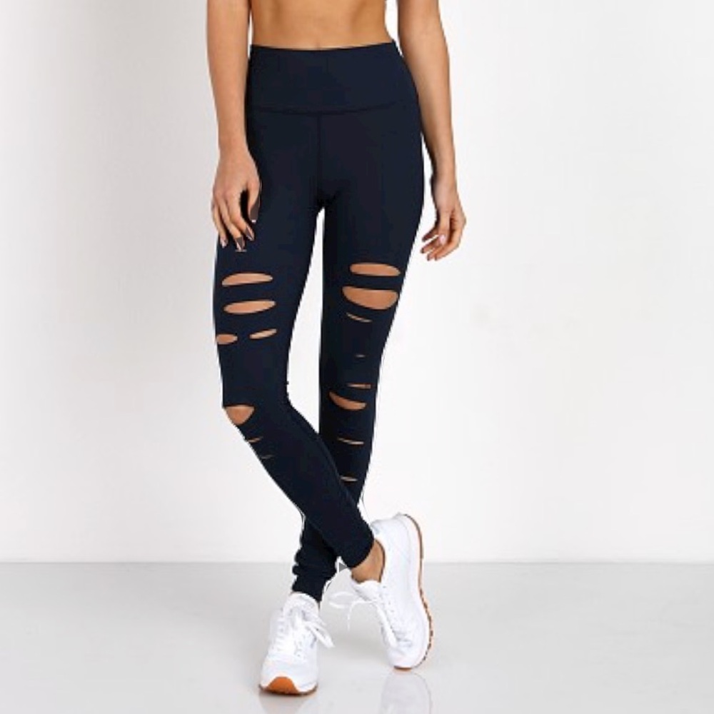 NWOT ALO Yoga High Waisted Ripped Warrior Leggings SMALL